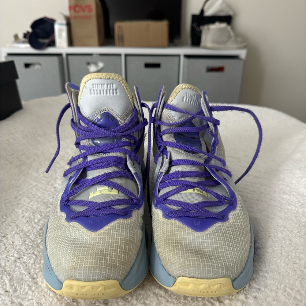 Nike Lebron 19 Easter